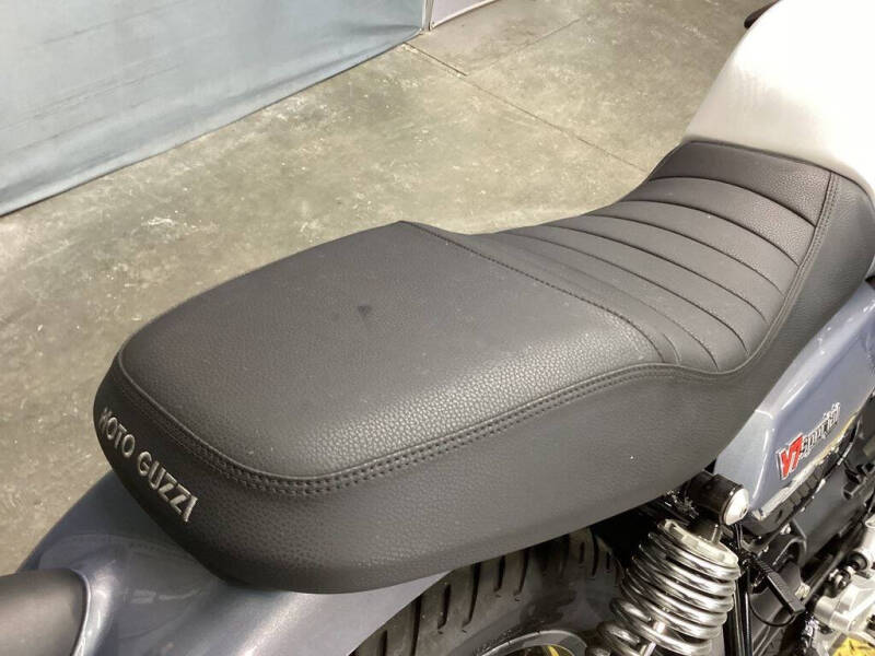 2023 Moto Guzzi V7 Special