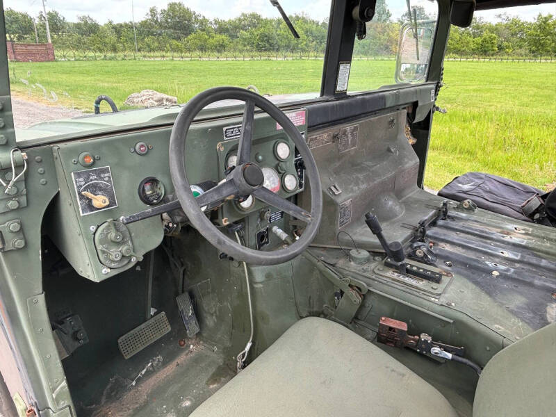 2001 AM General HMMWV