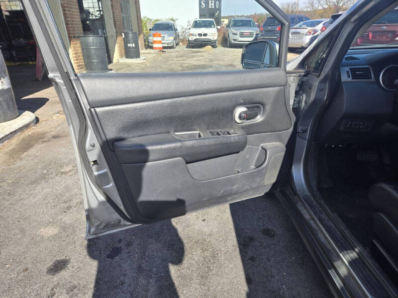 2009 Nissan Versa 1.8 SL