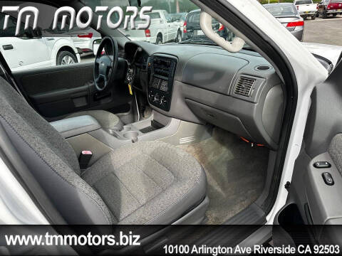 2004 Ford Explorer XLS