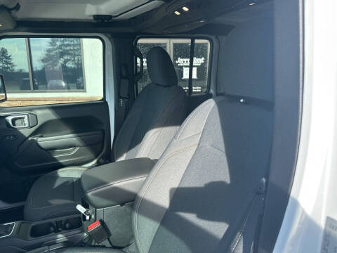 2025 Jeep Gladiator NightHawk