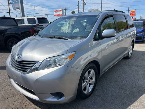 2013 Toyota Sienna LE 8-Passenger