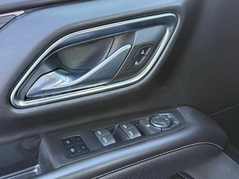 2023 GMC Yukon XL SLT