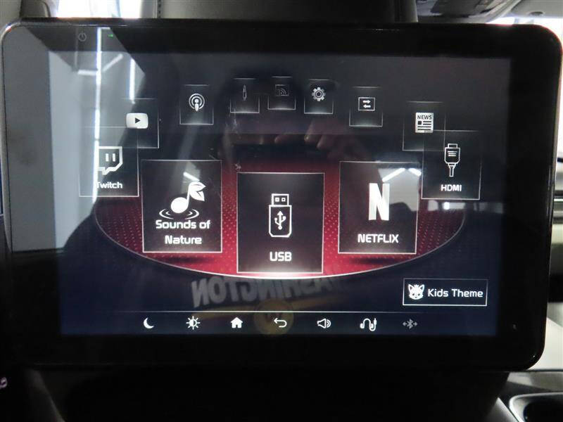 2022 Kia Carnival SX