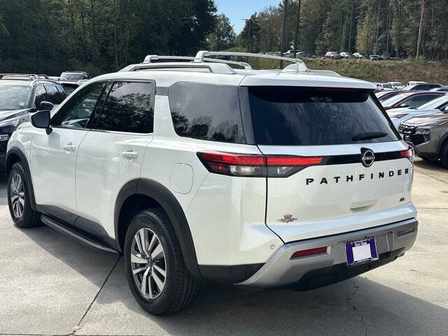 2023 Nissan Pathfinder SL