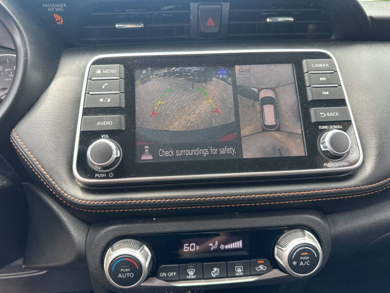 2020 Nissan Kicks SR