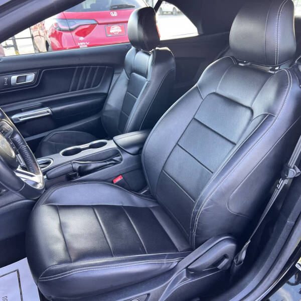 2022 Ford Mustang EcoBoost Premium