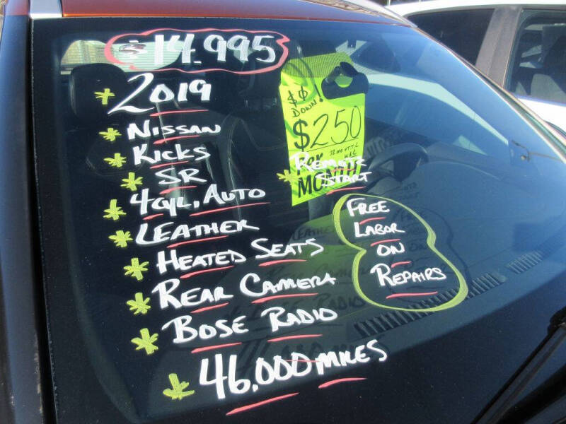 2019 Nissan Kicks SR