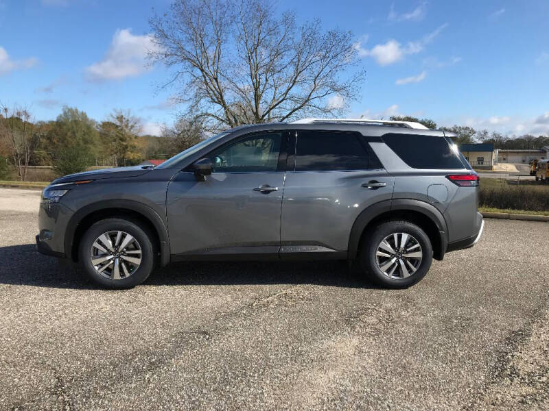 2025 Nissan Pathfinder SL