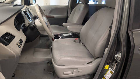 2012 Toyota Sienna