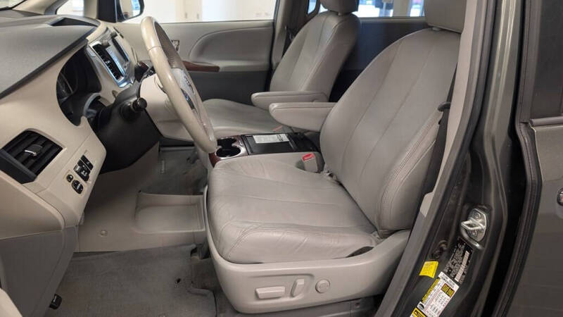 2012 Toyota Sienna