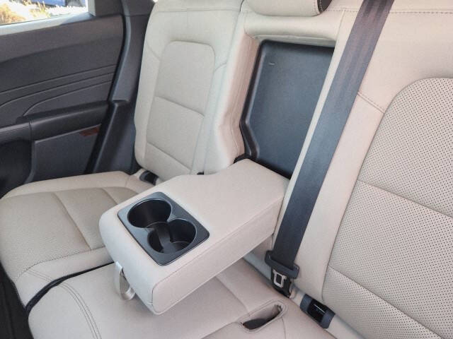 2022 Ford Escape Hybrid Titanium