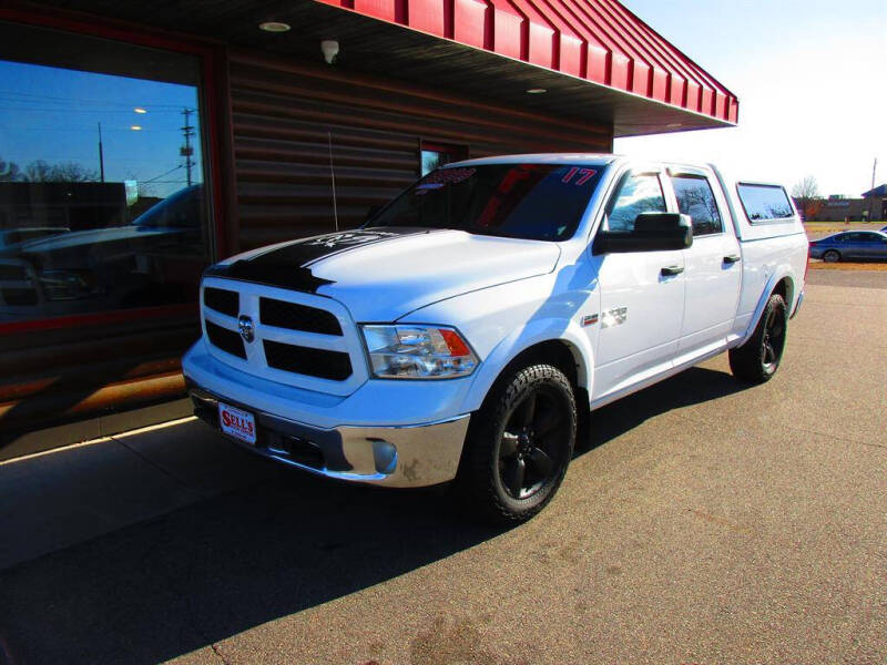2017 RAM 1500 SLT