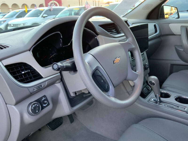 2017 Chevrolet Traverse LS