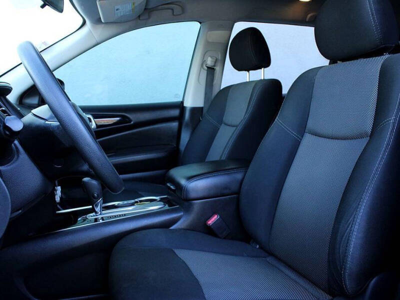 2019 Nissan Pathfinder S