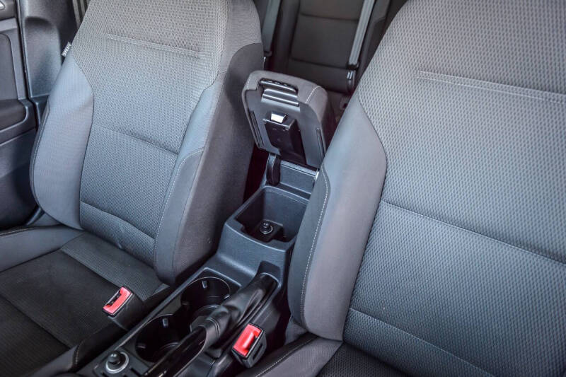 2016 Volkswagen Golf TSI S