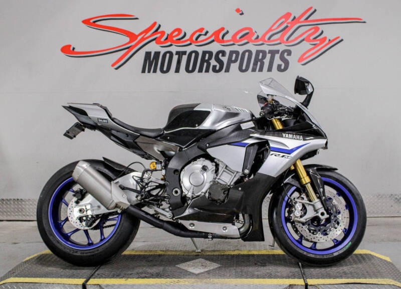 2015 Yamaha YZF-R1M