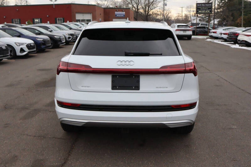 2021 Audi e-tron quattro Premium