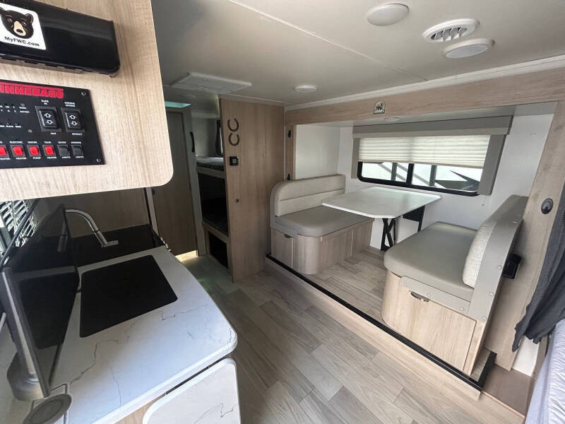 2023 Winnebago Minnie