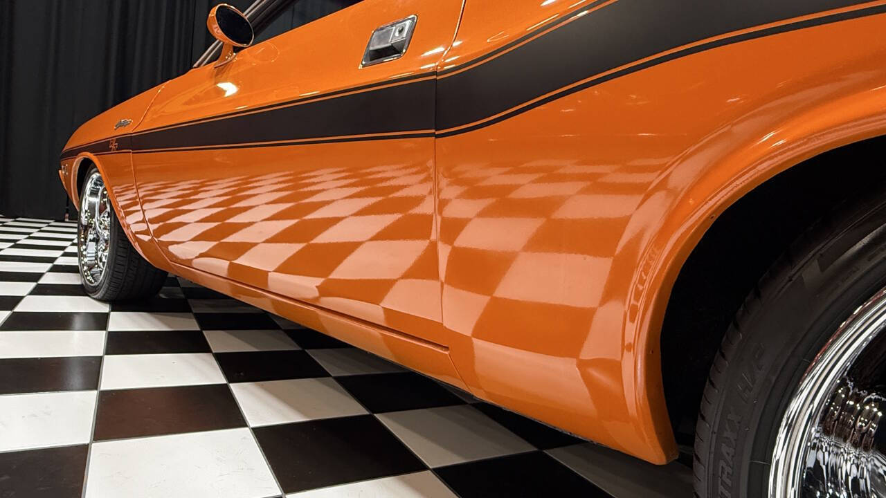 1970 Dodge Challenger 23