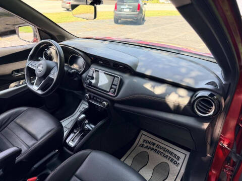 2020 Nissan Kicks SR