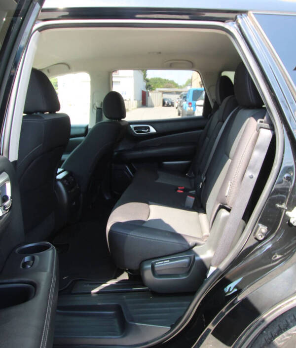 2020 Nissan Pathfinder SV