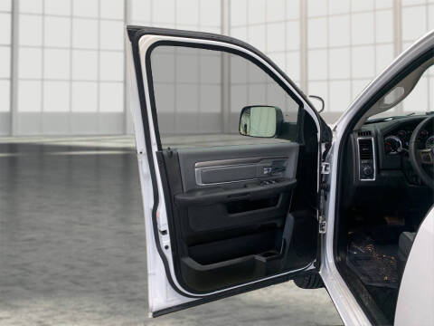 2023 RAM 1500 Classic SLT