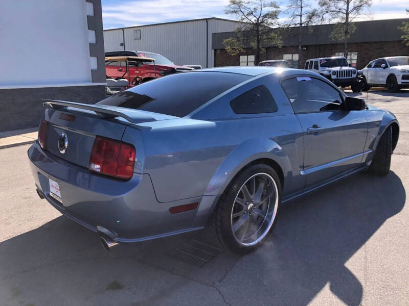 2005 Ford Mustang GT Premium