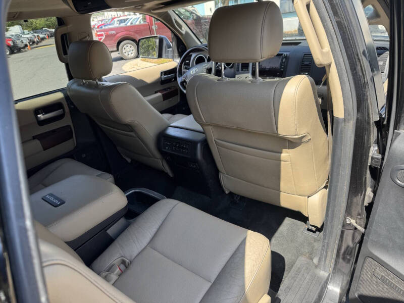 2013 Toyota Sequoia Platinum