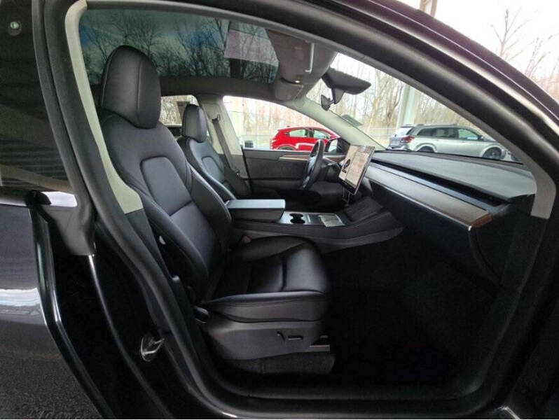 2025 Tesla Model Y Long Range