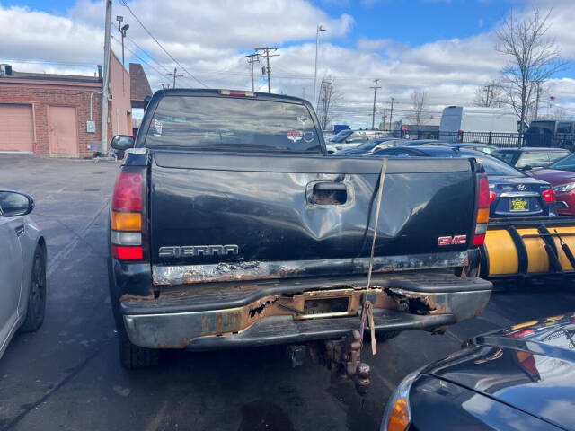 2004 GMC Sierra 2500HD for sale at ENZO AUTO in Parma, OH