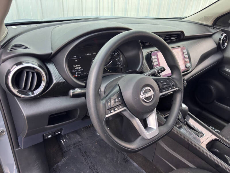 2022 Nissan Kicks SV