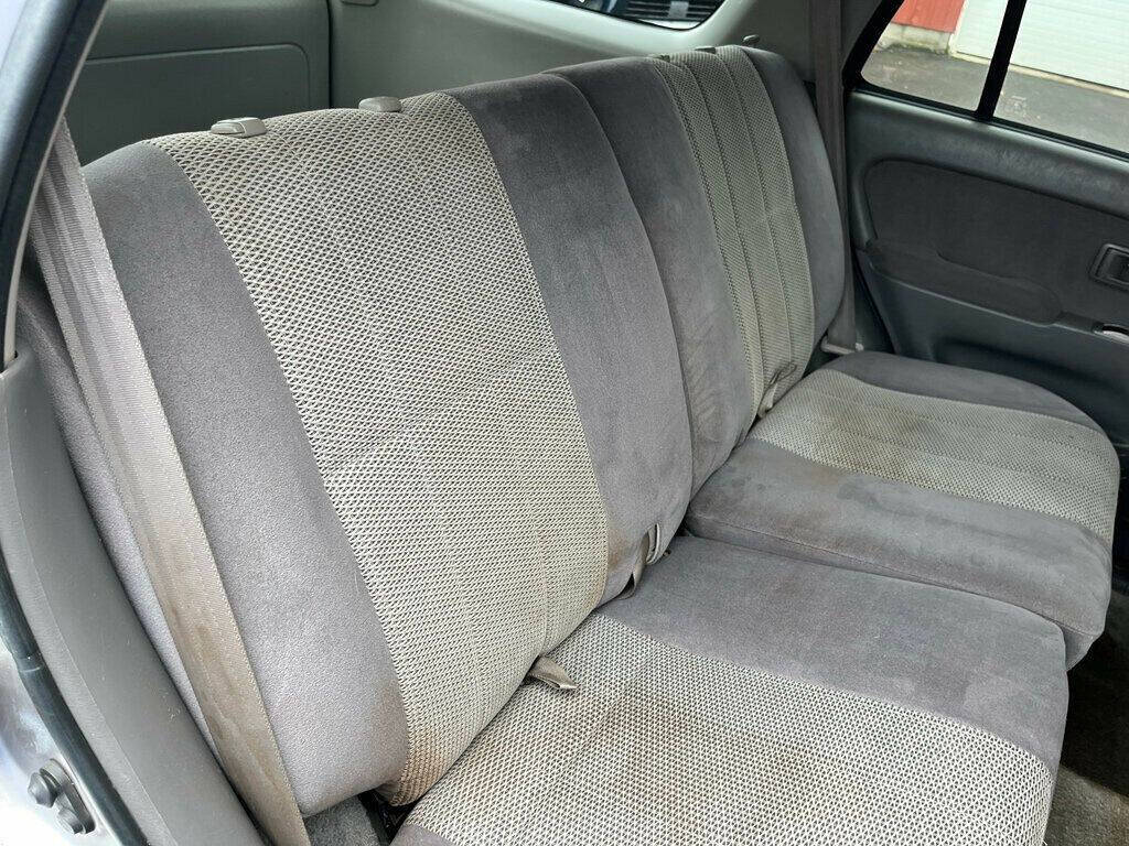 2002 Toyota 4Runner 32