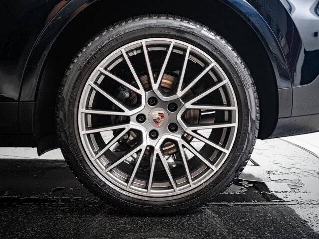 2023 Porsche Cayenne Platinum Edition