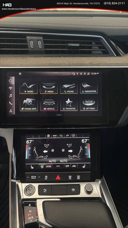 2021 Audi e-tron quattro Premium