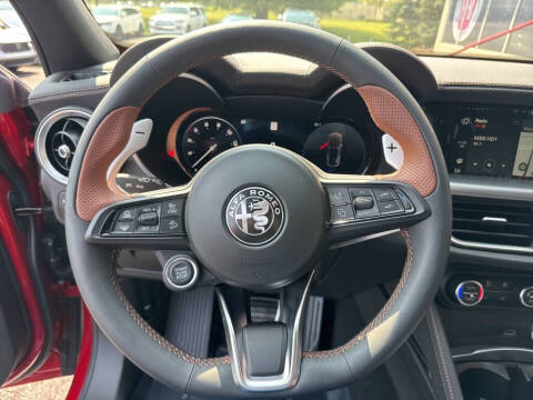 2025 Alfa Romeo Stelvio Intensa