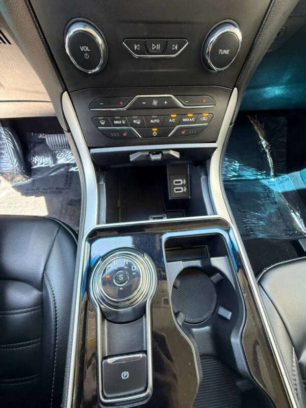 2020 Ford Edge SEL