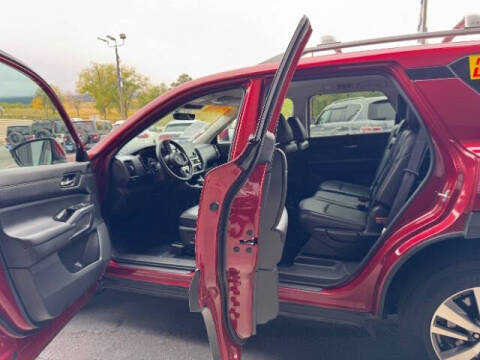 2023 Nissan Pathfinder SL