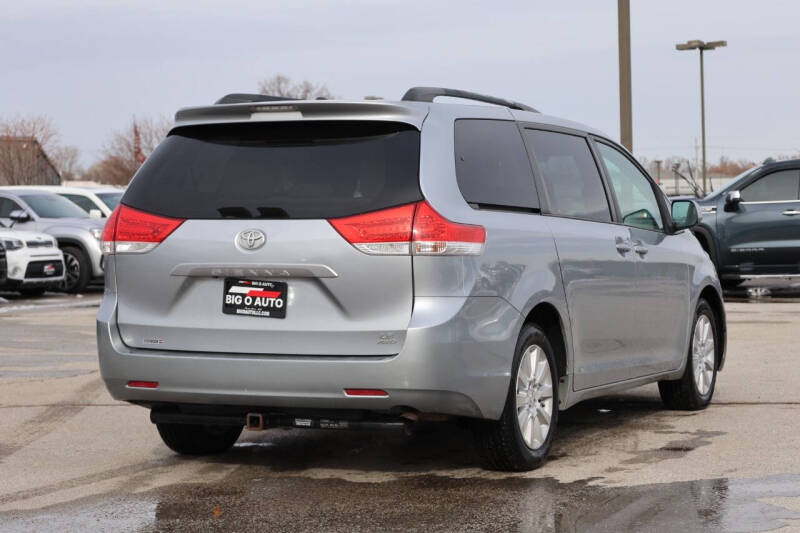 2011 Toyota Sienna LE 7-Passenger