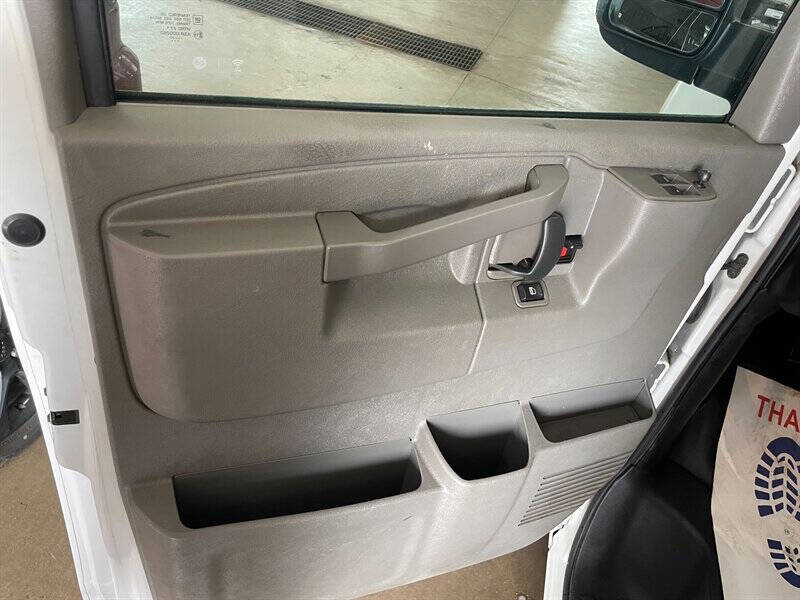 2023 GMC Savana 2500