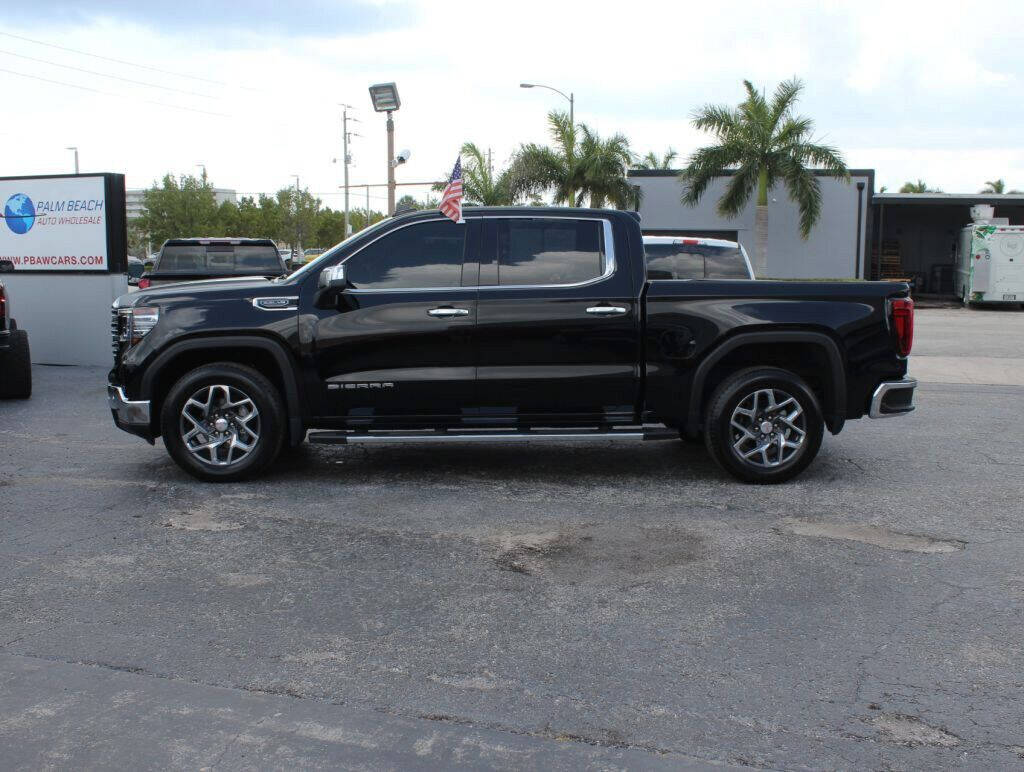 2022 GMC Sierra 1500  - $56,995
