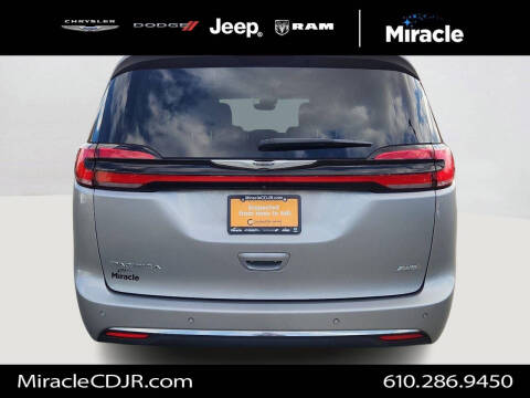 2021 Chrysler Pacifica Touring L