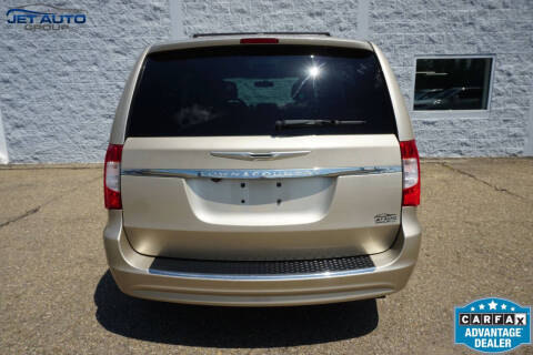 2012 Chrysler Town and Country Touring
