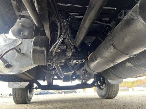 2009 Peterbilt 335