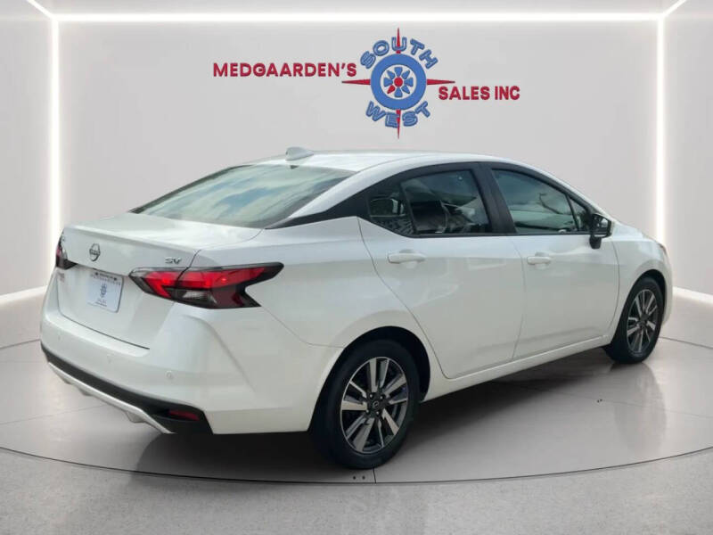 2023 Nissan Versa SV