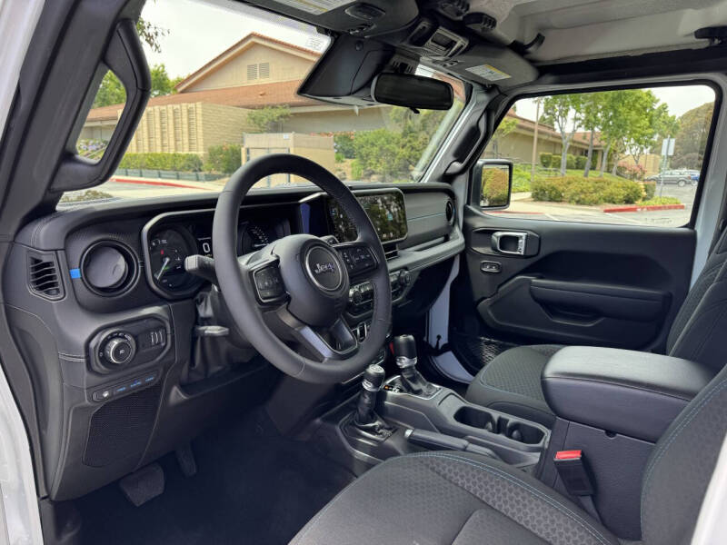 2025 Jeep Wrangler Rubicon 4xe