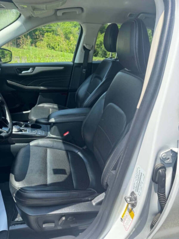 2021 Ford Escape SEL