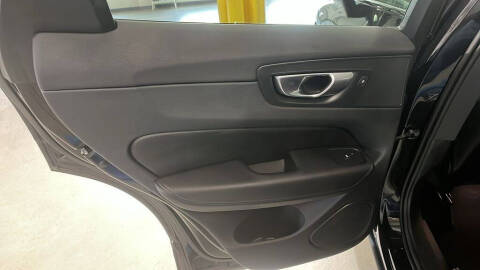 2024 Volvo XC60 B5 Plus Dark Theme