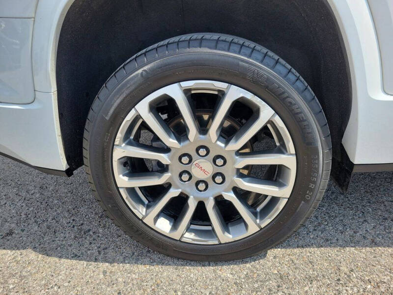 2023 GMC Acadia Denali