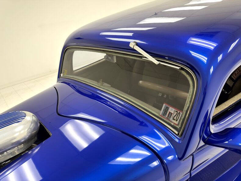 1933 Ford Deluxe